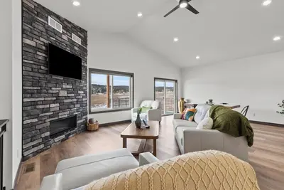 Image de 4 bed, 3 Bath, Hot tub, Convenient location, Wi-fi