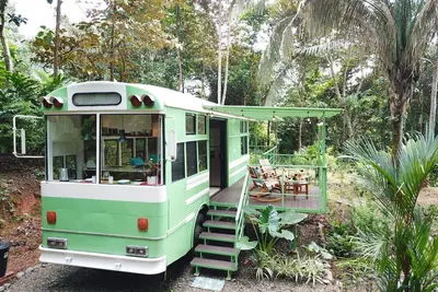 Image de Jungle Bus, 5 min drive PlayaLinda, 15 x Dominical, Wifi Starlink