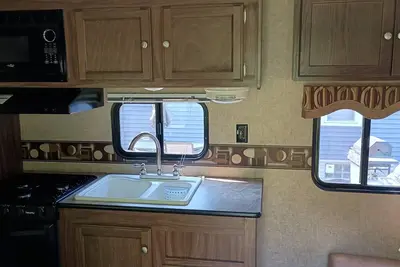 Image de Camper with Ac\/Heat, fire pit, private lake, 4 Sup in Burton - Punderson