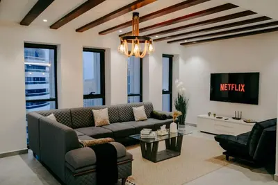 Image de Luxury 3 Bedroom Sub Penthouse With Rooftop Pool