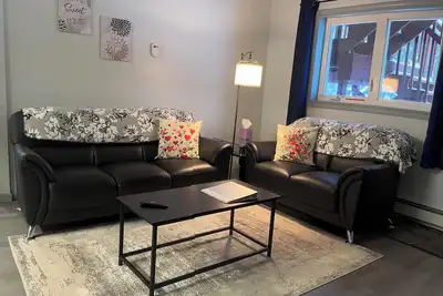 Image de Lakefront Escape: Cozy 2-Br Retreat with WiFi - Bliss!