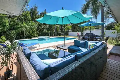 Image de Resort House Sleeps 10 • 3bd 2ba • Heated Pool • Clearwater Beach 5miles