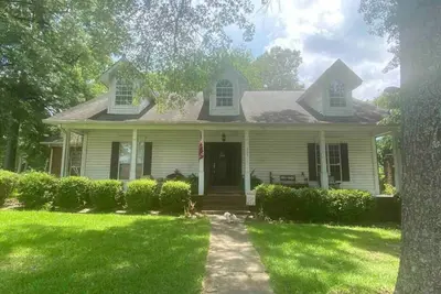 Image de Charming 3-bedroom house centrally located in Starkville. Quiet neighborhood.