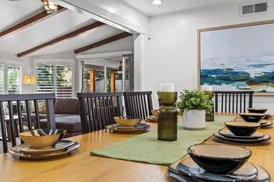 Image de Large 4 Bedroom Home - Pool - Mini Golf - FirePit