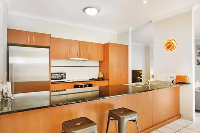 Image de Double Storey 4-bedroom home (6 beds), central location to beach and theme parks
