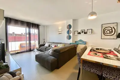 Image de El Far, piscine et parking