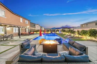 Image de Coachella Desert Castle! 🏰🌵New everything! Salt water pool, Jacuzzi, Poker room!
