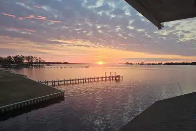 Image de Beautiful Waterfront Cottage on the Pungo River