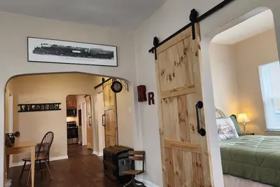 Image de Railroad themed 3-bedroom house in Boone The Main Street Station is pet friendly