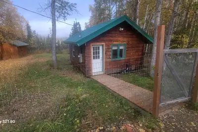 Image de Cozy cabin in serene Fairbanks with WiFi access.