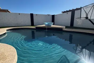 Image de Stunning Remodeled Home w/ New Pool Near Cardinals Stadium