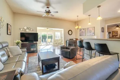 Image de Sun City Gem in 55 + Community w/ Patio & Bar