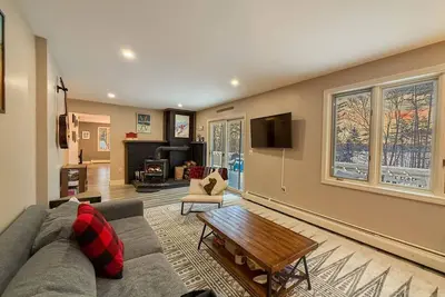 Image de The Mountain House | Hot Tub, Close to Moose Pond