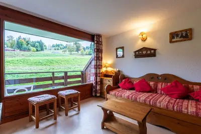 Image de Appartement en France avec piscine et vue