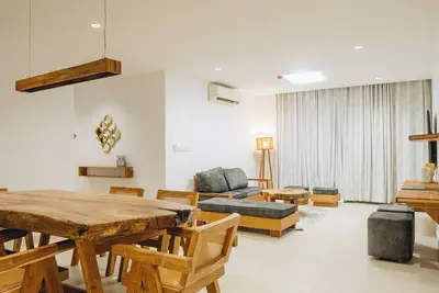 Charming 3-bedroom apartment with Ac, WiFi in enchanting Dar es Salaam