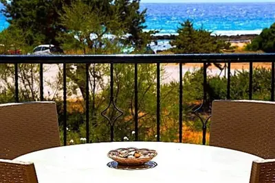 Image de Romanos Beach Villas : Holiday Home - Beach Front