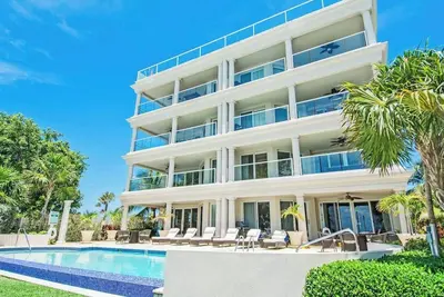 Image de Seabreeze 8 - Luxury 4-Bedroom on Seven Mile Beach