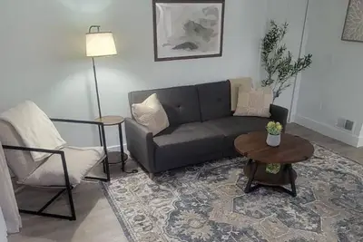 Image de Comfortable Canton - Centrally Located Extended Stay - Pool, 24-Hour Gym