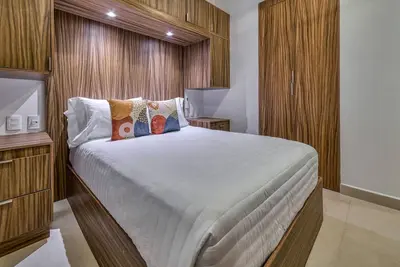 Image de Brand New 1 Br Condo - Pool - Jacuzzi - Gym