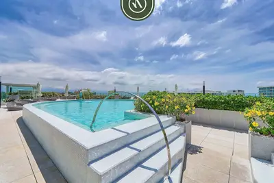 Image de Luxury 3 Br Condo - Beach Access 1 Block Away