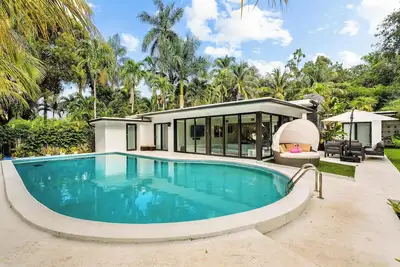 Image de Relaxing Riverside Stay w/ Pool