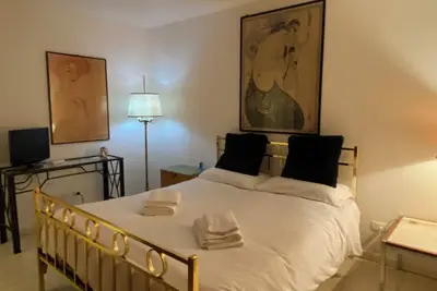 Dwelling Art and Wine