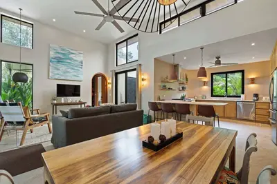 Image de Private 4br Oasis + Pool – Near Playa Grande Beach