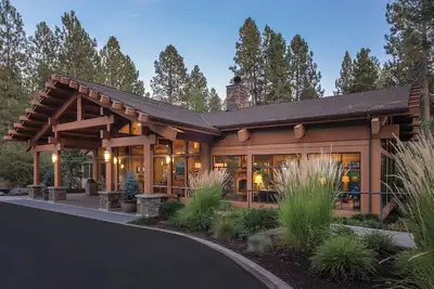 Image de Bend, Or: 1br w/Fireplace, Pool, Ice Skating, Stables, Lake, Watersports & More!
