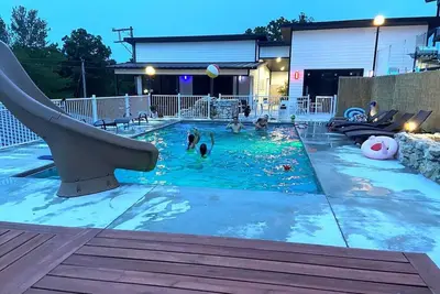 Image de Poolside Villa w/Game Room & Hot Tub! 2-Bd/2-Ba