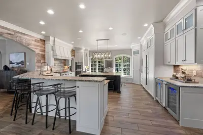 Image de Nfl Draft Luxury home Green Bay w\/ hot tub-sleeps 10
