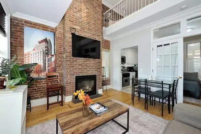 Image de Chic Midtown W Loft: Expansive 3br Retreat!