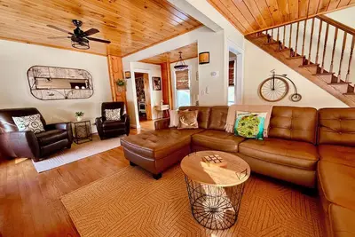 Image de Village Cottages East: Town and Trails Main House