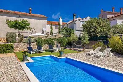 Pet-Friendly Holiday Home Mare with Pool – The Perfect Family Retreat Amidst Nature’s Tranquility