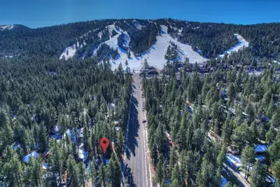 Image de Steps to Slopes Luxury New Built 4 Bedroom Home. On Snow Summit Blvd. Perfect lo