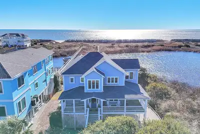 Image de The Loggerhead: Oceanfront, Beautiful Walkway Over Marsh