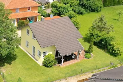 Image de House by the lake, vacation by the lake vacation home