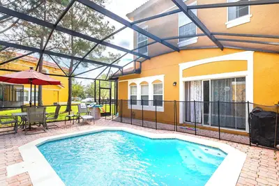 Cozy 4br Resort Style Villa with Private Pool near Disney