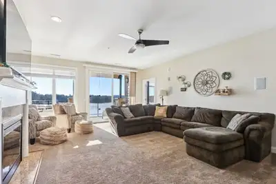 Image de Julie's Lakefront Retreat at Delton Grand
