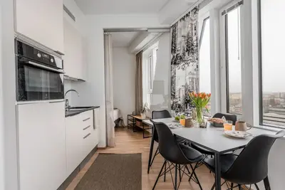 Image de Come in! \"Topaasi 3\" Magnificent 1bd above skies!