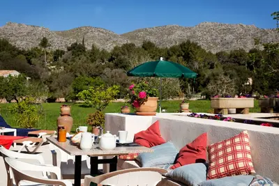 Image de Tirana. Welcoming villa midway to Pollensa, Puerto Pollensa and Cala San Vicente