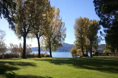Image de Four bedroom lakeside villa