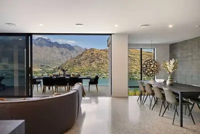 Image de Elevated Elegance Sum