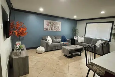 Image de Charming 2-bedroom house in fabulous Sacramento with Ac, WiFi. Full remodeled.