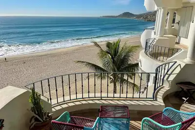 Image de Direct Oceanfront 2 Br/2ba Condo in San José del Cabo with pools, gym and courts