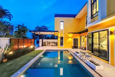 Image de 6 Bedroom Pool Villa with En-Suite Bathrooms. Located near City and Airport