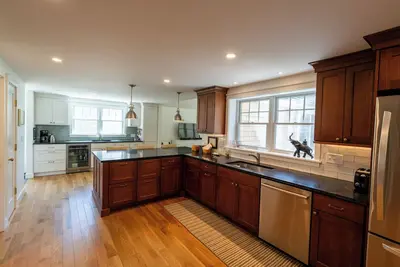 Image de Newly Renovated! Quiet location, walk to Circuit Avenue and beaches!