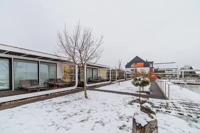 Image de Malerič Glamping Home with Natural pool & Wellness