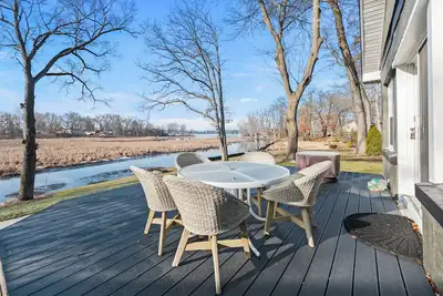 Image de Canal-Front White Lake Escape w/ Paddleboard
