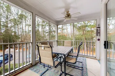 Image de Sea Colony 2nd floor condo with pools, tennis/pickle ball courts, fitness center