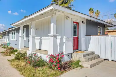 Image de 4 Mi to Train Station: Central San Bernardino Home